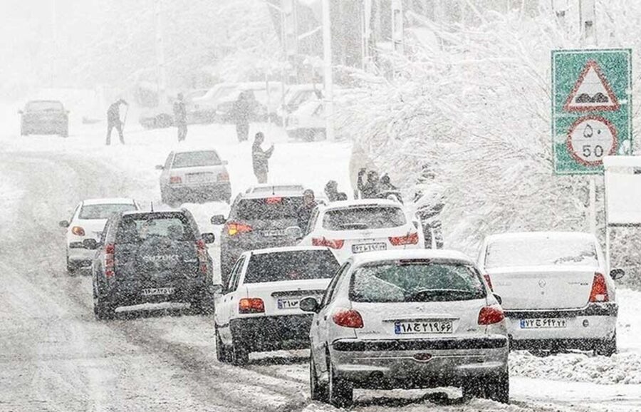 آخرین وضعیت راه‌های کشور/ بارش برف در برخی جاده‌ها و ممنوعیت تردد بدون زنجیر چرخ