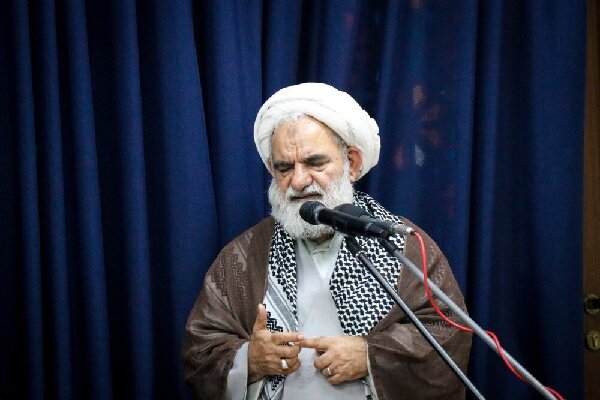 آیت الله درویشی: رزمندگان دفاع مقدس به واسطه نماز به قرب معبود رسیدند