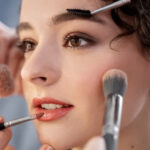 اشتباهات رایج در آرایش صورت که اغلب خانم‌ها مرتکب می‌شوند + راه‌حل‌های حرفه‌ای