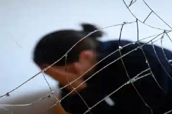 بدن به مثابه میدان جنگ؛ «استثمار نمادین» زن در روایت ترانه علیدوستی بدن به مثابه میدان جنگ؛ «استثمار نمادین» زن در روایت ترانه علیدوستی