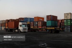 تردد ۲۵۵ هزار کامیون حامل کالاهای صادراتی از گمرکات مرزی کرمانشاه