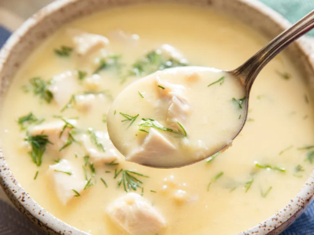 ترفند آشپزی که خامه‌ای‌ترین و خوشمزه‌ترین سوپ‌ها را درست می‌کند (نیازی به لبنیات نیست)