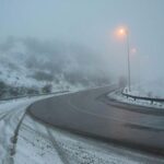 جلوه‌های دیدنی برف پاییزی در مناطق مختلف شهرستان کاشان