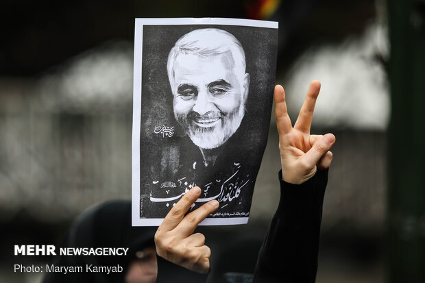 مدرسه؛ کانون تبیین مکتب شهید سلیمانی و تربیت نسل تراز انقلاب مدرسه؛ کانون تبیین مکتب شهید سلیمانی و تربیت نسل تراز انقلاب