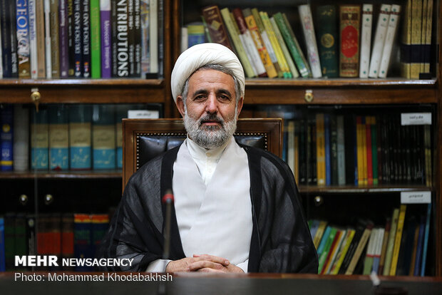 نظام اسلامی نمی‌تواند نسبت به مطالبات فرهنگی جامعه بی‌تفاوت باشد