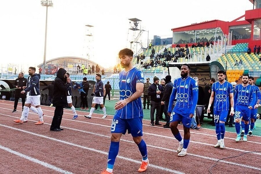 پنجره زمستانی استقلال بسته شد!