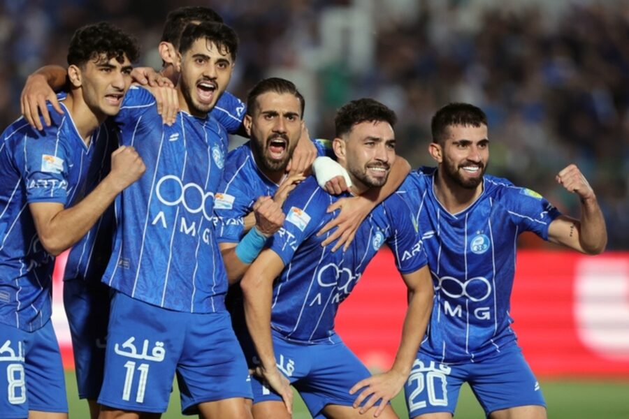 سپاهان باخت، استقلال پاداش گرفت