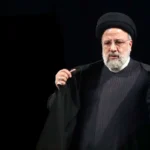 مجسمه شهید رئیسی دوباره در اردبیل نصب شد+ عکس