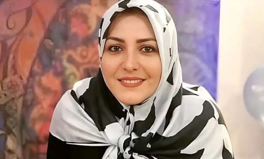ژست دیدنی المیرا شریفی‌مقدم در کنار یک شتر+ عکس