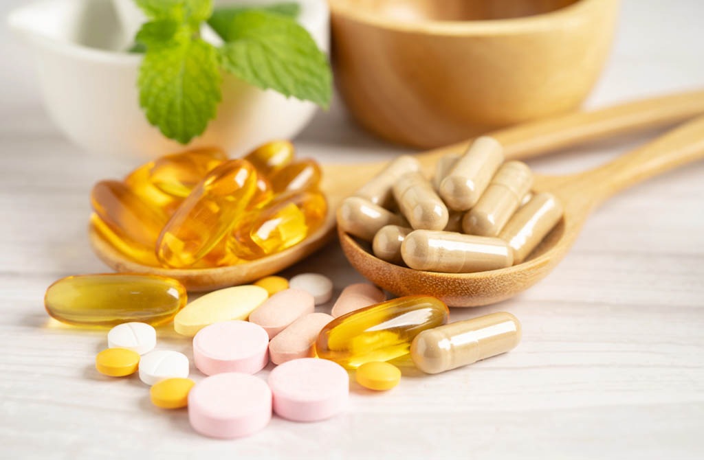 اگر تغذیه اصولی ندارید، این مکملهای دارویی را حتما مصرف کنید کپسول امگا 3