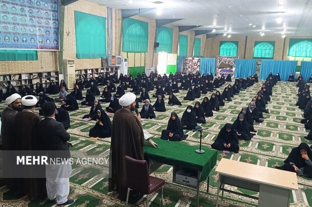 استقبال دانش‌آموزان دلگانی از مسابقات قرآن، عترت و نماز