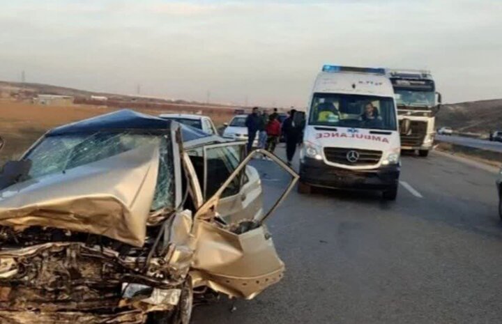 ایران‌نژاد: واژگونی سواری پژو در خنداب چهار مصدوم بر جای گذاشت