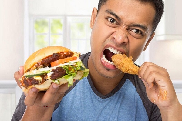 این غذاها ریسک ابتلای شما به بیماری‌های روانی را بالا می‌برند