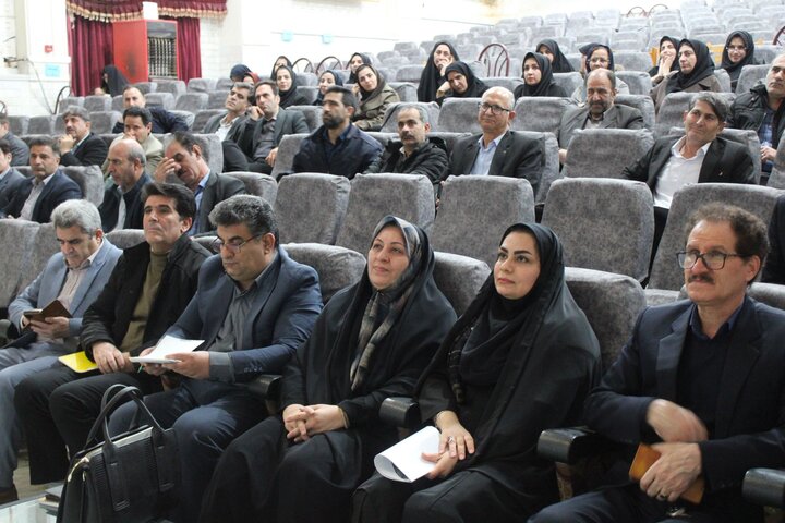 تأکید بر ارتقای کیفیت آموزشی در نشست مدیران مدارس شبانه‌روزی لرستان