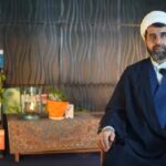 توضیح و تبیین آیه«وَاسْتَعِینُوا بِالصَّبْرِ وَالصَّلَاةِ» به زبان لری