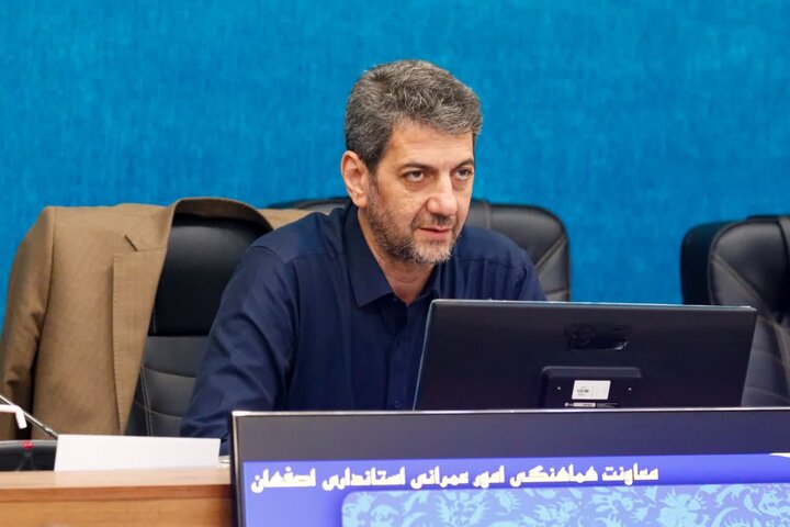 قاری قرآن:تصمیم‌ها باید حافظ توسعه متوازن و محیط‌زیست باشد