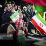 ادامه قرارهای شبانه مردم ایلام در میدان ۲۲ بهمن