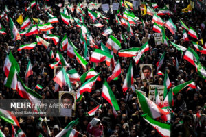 تجدید بیعت با آرمانهای انقلاب/لزوم بهره‌گیری از توانمندی‌ مدیریتی زنان