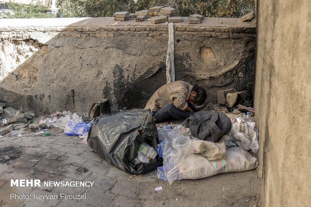 جمع آوری ۶۰ معتاد متجاهر و کشف بیش از ۲۰۰ هزار قرص مخدر در دماوند