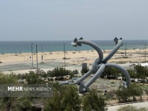 لنگری برای تاریخ؛ نمادی نو بر ساحل کیش