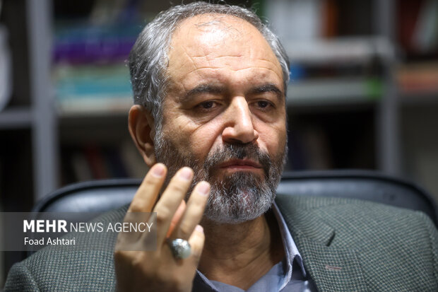 نمازش آن‌قدر دل‌نشین بود که منتظر اذان می‌ماندیم