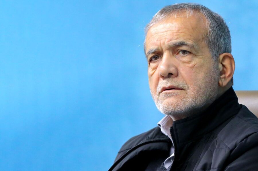 پزشکیان: ارتش در دفاع از امنیت ایران درنگ نمی‌کند/ ارتش در سخت‌ترین میدان‌ها، حضوری تعیین کننده داشته