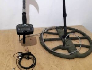 یک دستگاه گنج‌یاب قاچاق در اردستان کشف شد