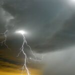 آماده‌باش برای طوفان و رعدوبرق در ۱۲ استان / باران، باد شدید و گردوخاک در راه است