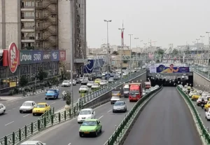 اشتباه عجیب روی بیلبورد نصب شده در خیابان‌های تهران خبرساز شد+ عکس