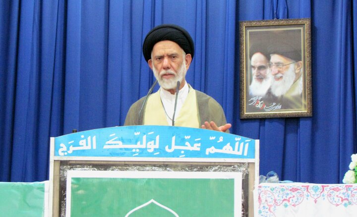 امام جمعه دیر: مسئولان دغدغه‌های معیشتی و اقتصادی مردم را رفع کنند