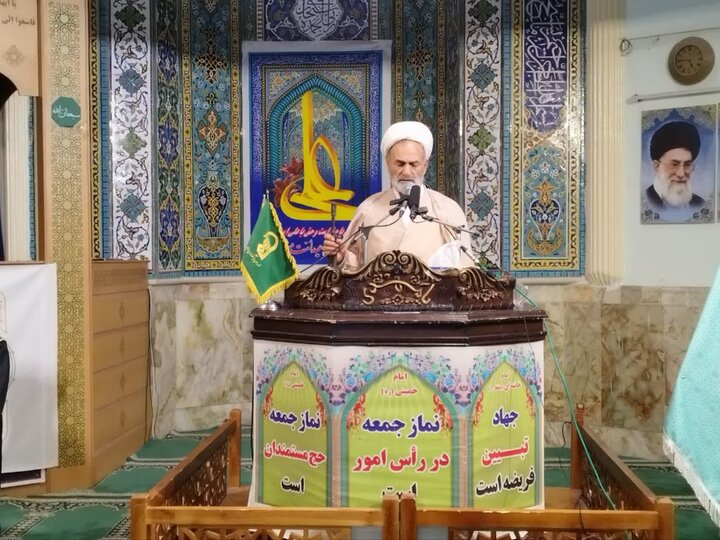 امروز با شکست ابرقدرت‌ها پرچم دین و غدیر را بلند کرده‌اید