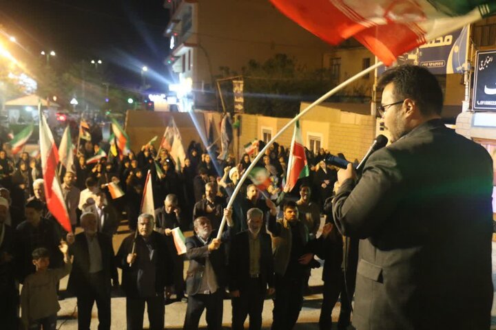 حضور با شکوه مردم ساوه در هفتادو دومین شب لبیک به رهبر انقلاب