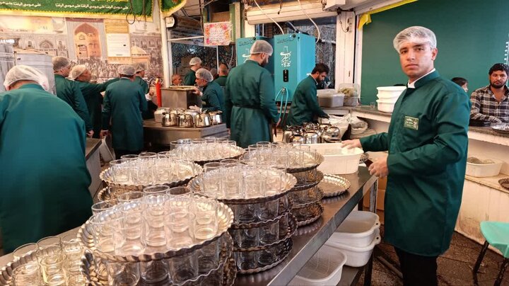 خدمت بوشهری ها در چایخانه رضوی خدمت بوشهری ها در چایخانه رضوی