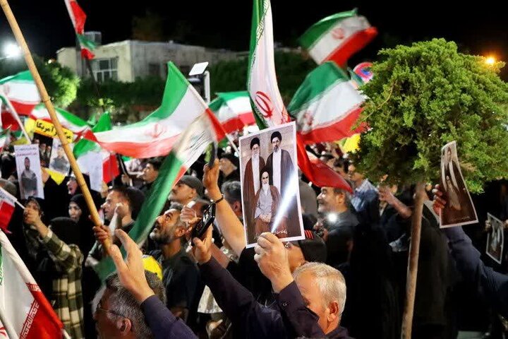 خروش مردم ولایی ساوه در شب هفتاد و هفتم ایستادگی و مقاومت
