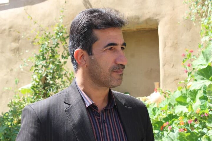 دستهایی که تاریخ میبافند؛ اینجا هنر نان درمیآورد دستهایی که تاریخ میبافند؛ اینجا هنر نان درمیآورد