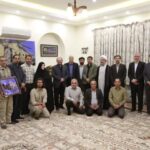 دیدار معاون فرهنگی دانشگاه آزاد با خانواده و مادر مکرم شهیدان پاکپور