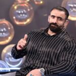 صحبت‌های هادی چوپان در خانه یکی از دانش‌آموزان شهید مینابی