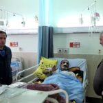 عیادت مدیرکل بنیاد شهید آذربایجان‌شرقی از جانباز ۵۰درصد بستری در تبریز