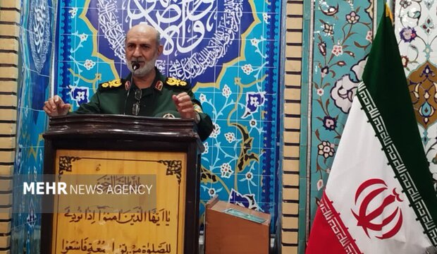 ملت ایران با تکیه بر فرهنگ عاشورا در موضع قدرت ایستاده است