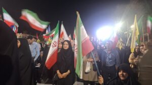 موج تازه حضور شبانه در گنبد؛ مردم همچنان در صحنه