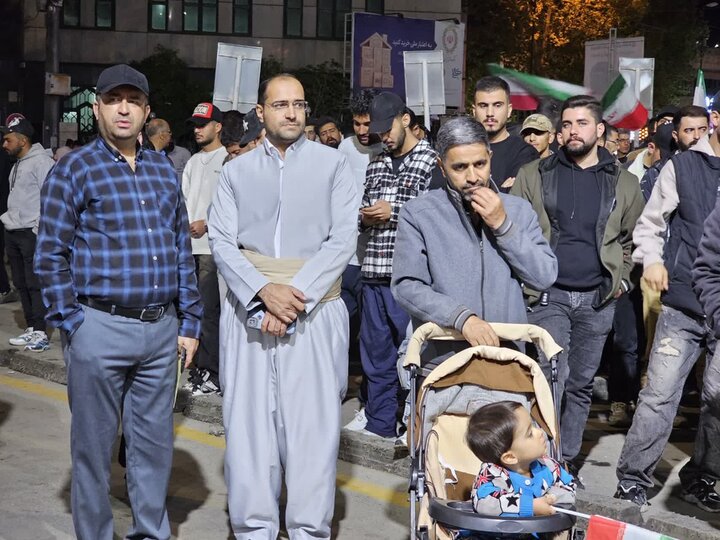 میدان آزادی سنندج؛ روایت مردمی که پای ایران ایستاده‌اند