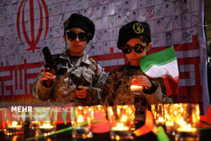 میدان‌داری کودکان مشهدی در تجمعات شبانه