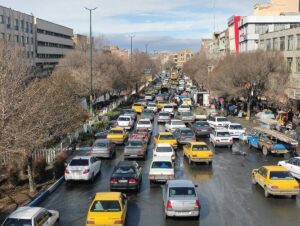 وضعیت ترافیکی و جوی محورهای مواصلاتی کشور / ترافیک سنگین در ورودی های پایتخت گزارش شد