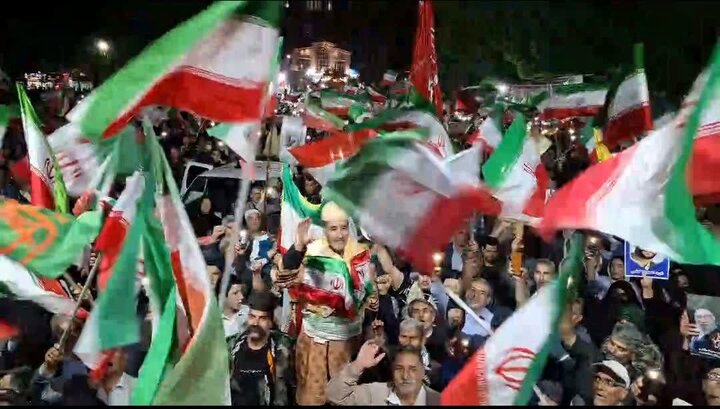 پرچم‌داری بروجردی‌ها در شب هفتاد و چهارم