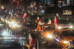 کاروان خودرویی ‌در دفاع از انقلاب و رهبری در قم