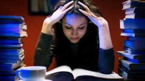 اهمیت خواب کافی در یادگیری دانشجویان در ایام امتحانات