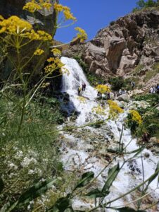 برگزاری کارگاه تخصصی گرمازدگی در مسیر کوهستانی آهار تا شکرآب