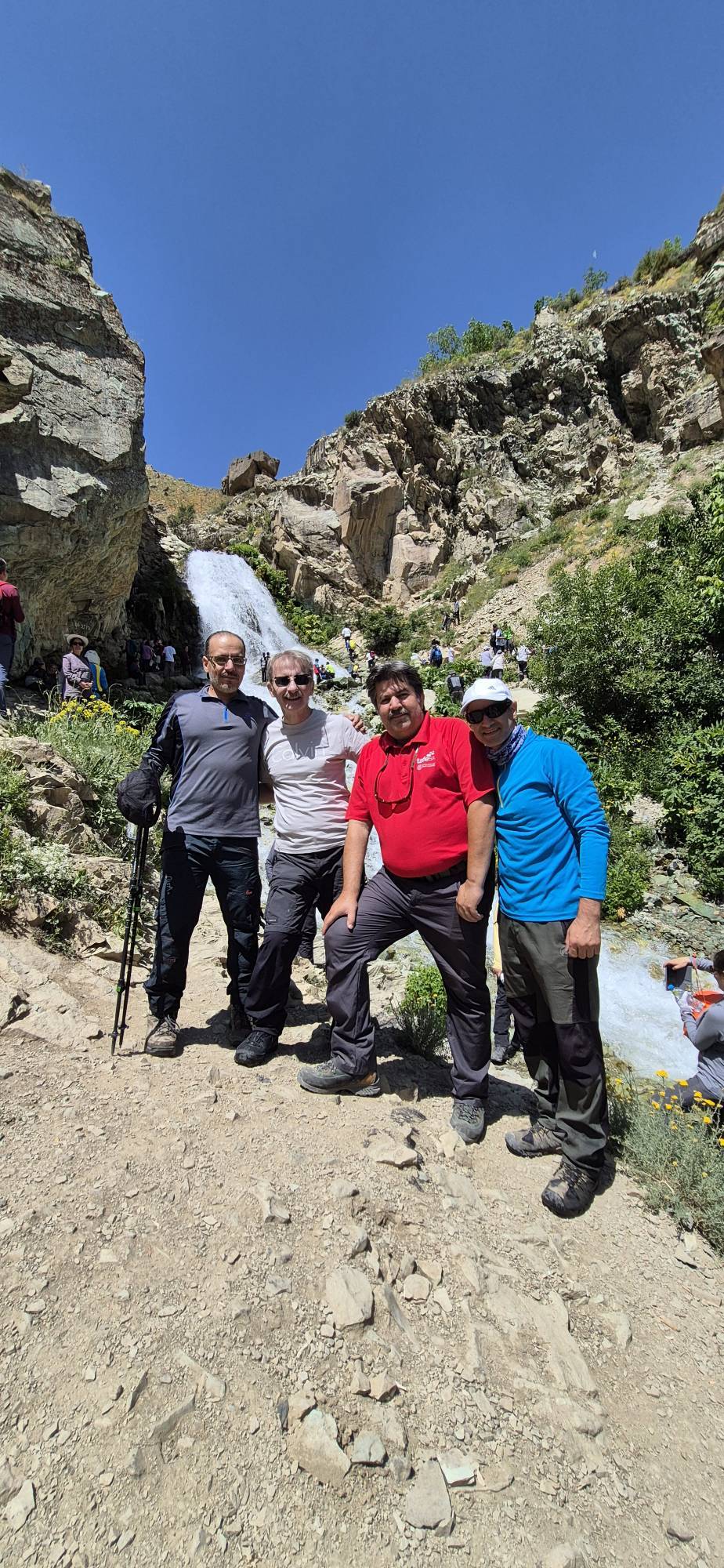 برگزاری کارگاه تخصصی گرمازدگی در مسیر کوهستانی آهار تا شکرآب