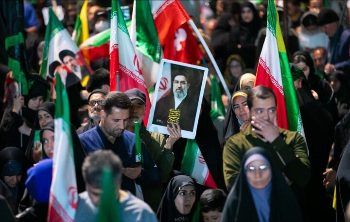 حضور پرشور مردم گرگان در تجمع شبانه برای دفاع از آرمان‌های انقلاب