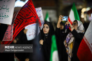 دانسفهان در شب ۱۱۳؛ تداوم اجتماع مردمی با عطر محرم